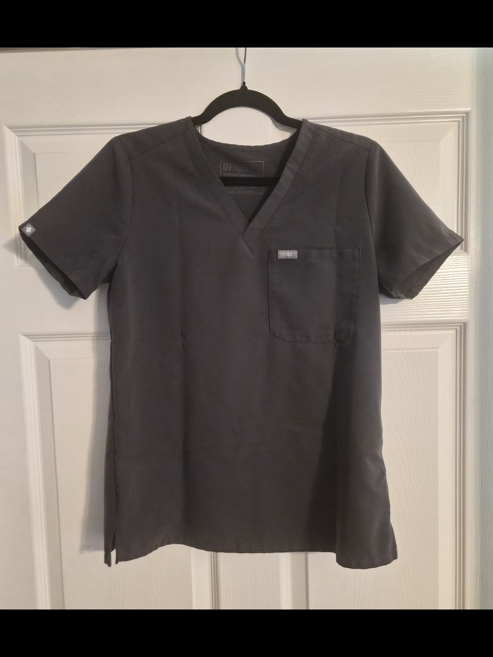 FIGS Grey V-Neck One-Pocket Scrub Top
